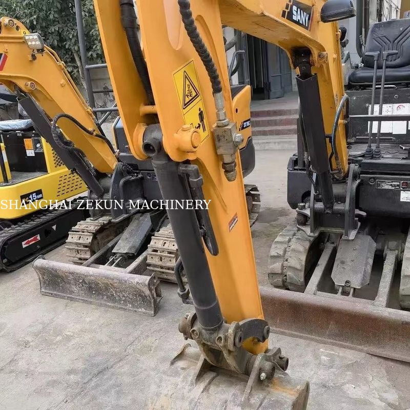 10.3KW Sany SY16C 1.6톤 미니 발굴기 고무 타이어와 오리지널 수압 펌프