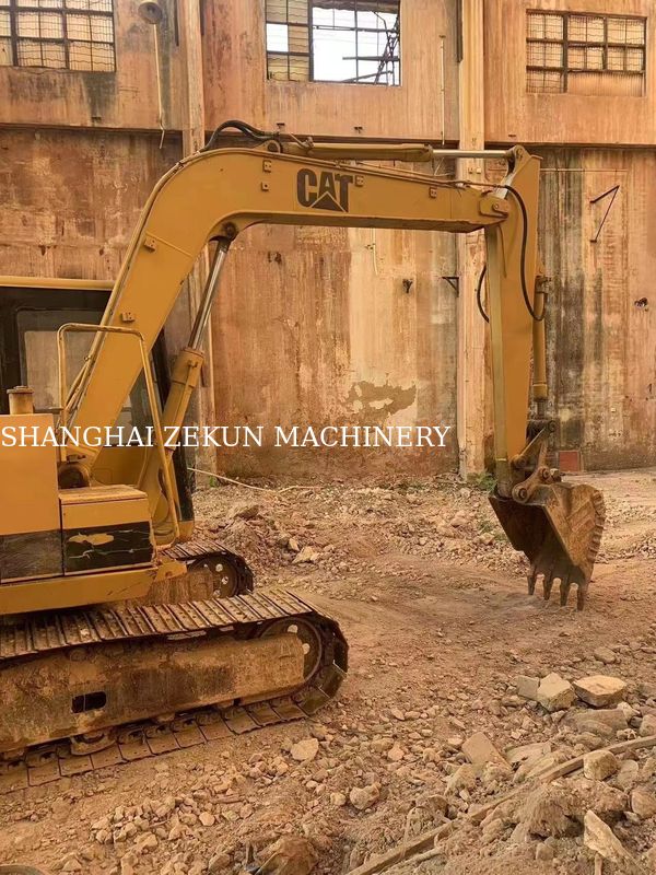 일본에서 사용 된 CAT E70B 발굴기 미니 발굴기 크기와 원본 일본 엔진