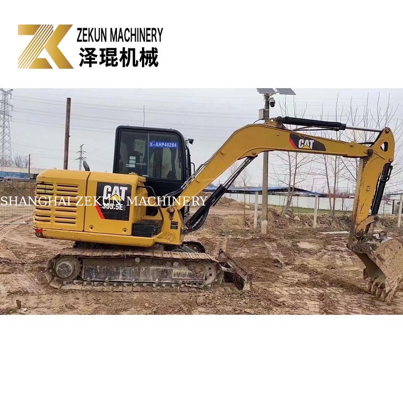 사용 된 CAT 305.5E2 미니 발굴기 추적 305.5 5380 KG 기계 무게 32KW 전력