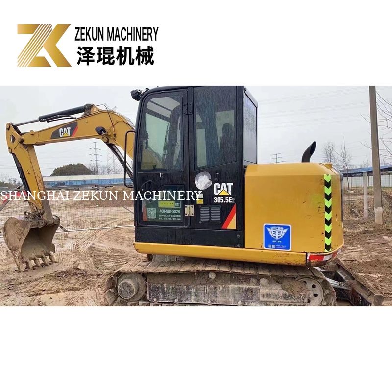 사용 된 CAT 305.5E2 미니 발굴기 추적 305.5 5380 KG 기계 무게 32KW 전력