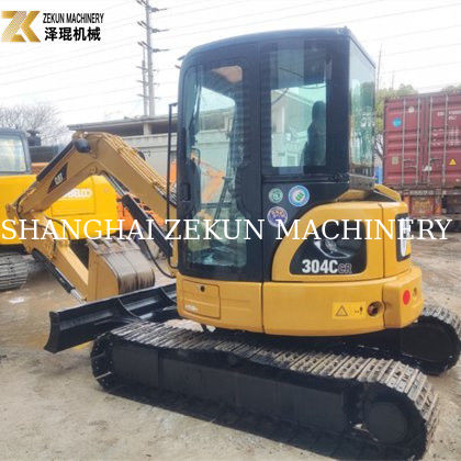 4 톤 사용 된 CAT 304 발굴기, 닫힌 객실과 원본 수압 실린더