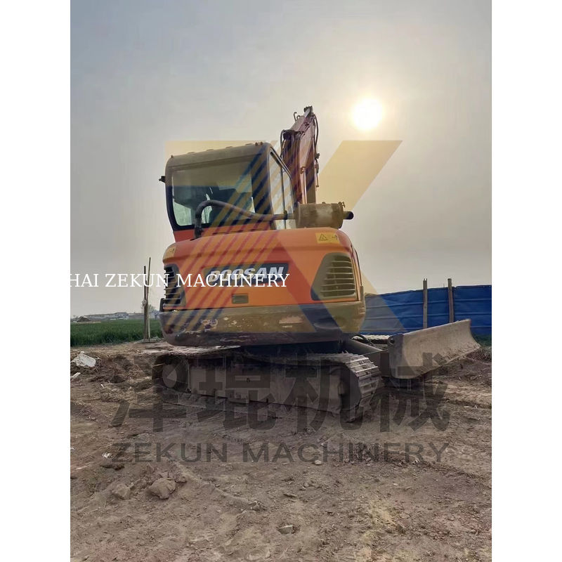 2015 년 사용 된 Doosan DH60-7 발굴기 좋은 상태 좋은 5500 KG 기계 무게