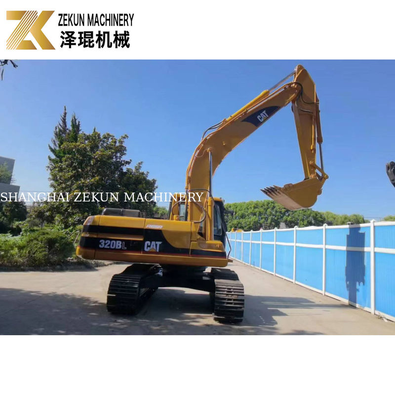 사용 된 Cat 320 BL Excavator 0.92 m3 버킷 용량 및 2001-4000 작업 시간