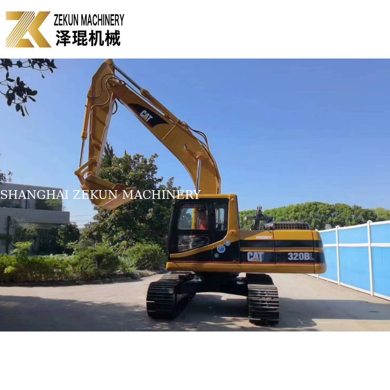 사용 된 Cat 320 BL Excavator 0.92 m3 버킷 용량 및 2001-4000 작업 시간