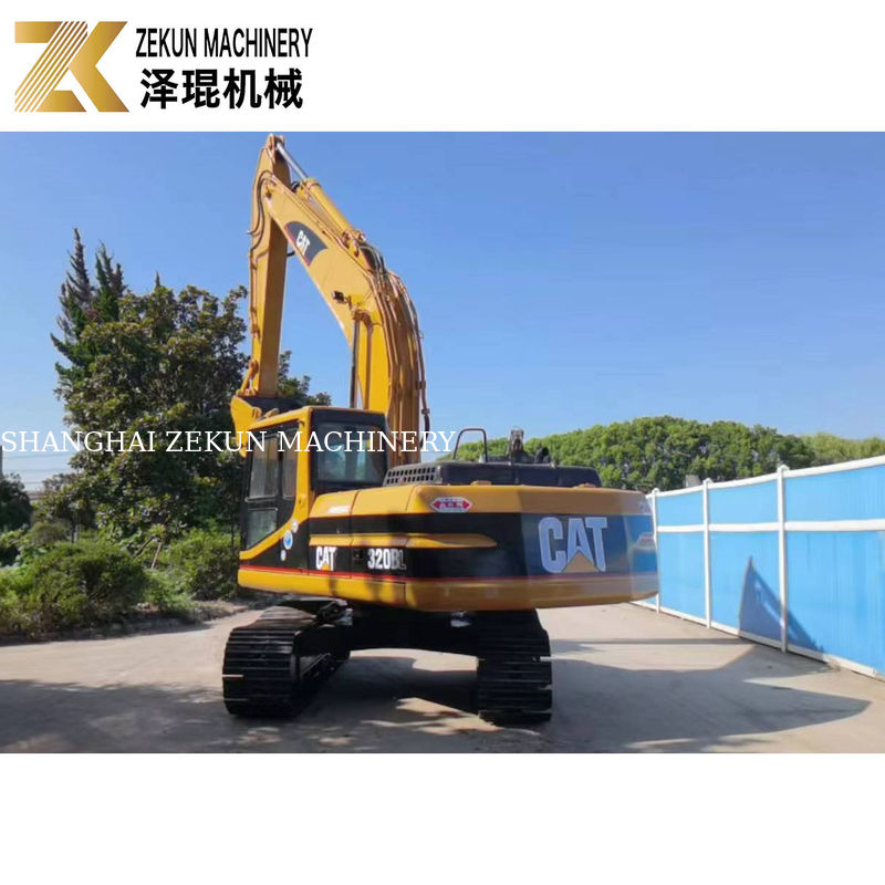 사용 된 Cat 320 BL Excavator 0.92 m3 버킷 용량 및 2001-4000 작업 시간
