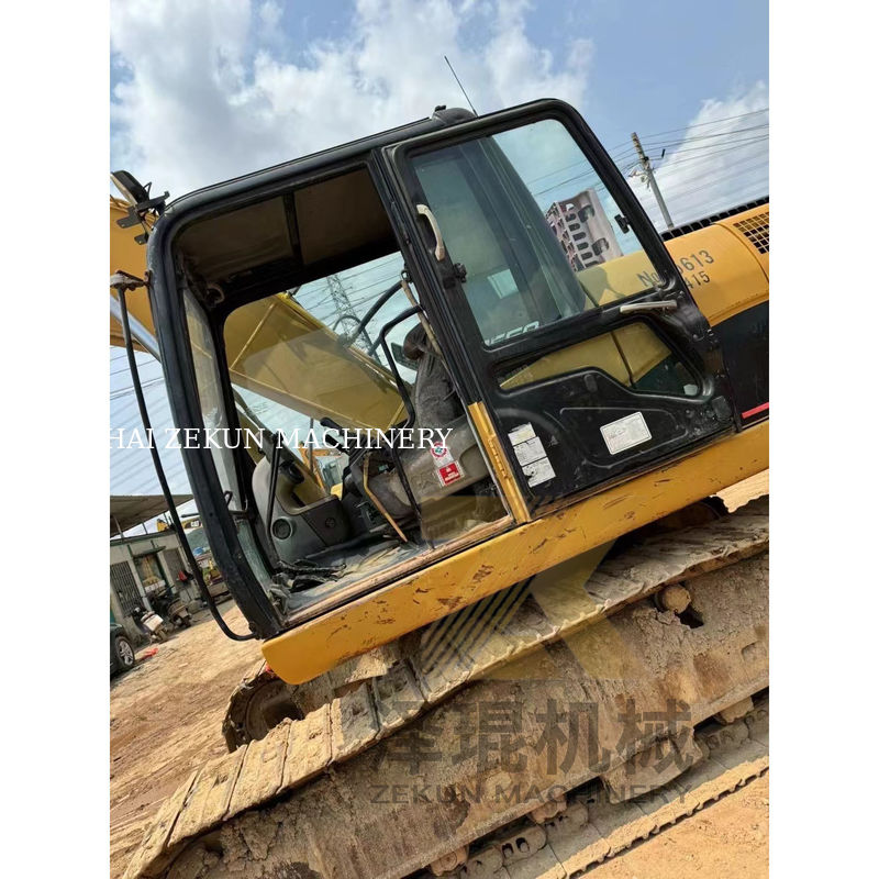 2015년 중고 Shantui Kato Excavator 320D 상하이 다른 수압 펌프