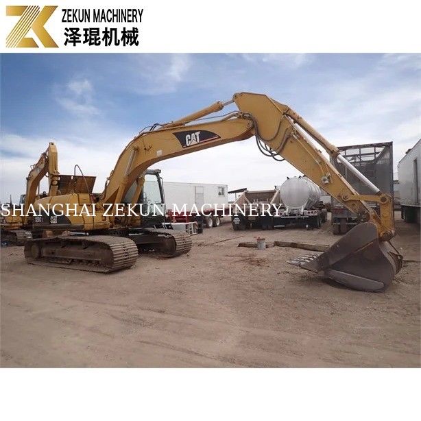 저렴한 가격에 엔진과 수압 펌프가 있는 Cat 320 D2 발굴기 4000 작업 시간