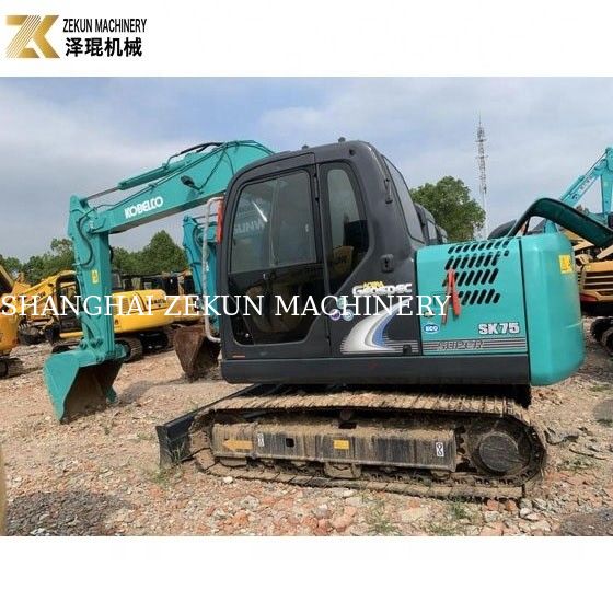 7 톤 미니 발굴기 Kobelco SK 75 SR UR ISUZU 엔진과 오리지널 수압 펌프
