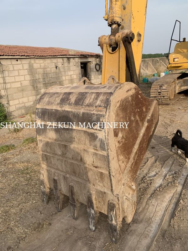 2015년 코마쓰 PC210LC-8MO 발굴기 100kg의 작동 무게와 최대 발굴 범위 9