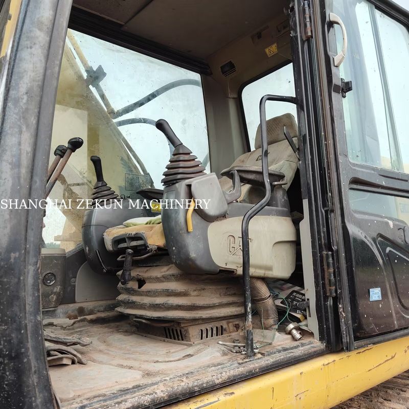 2016년식 CAT 320D 굴착기 20톤급, CAT C6.4 ACERT 엔진, 최대 굴착 깊이 680mm