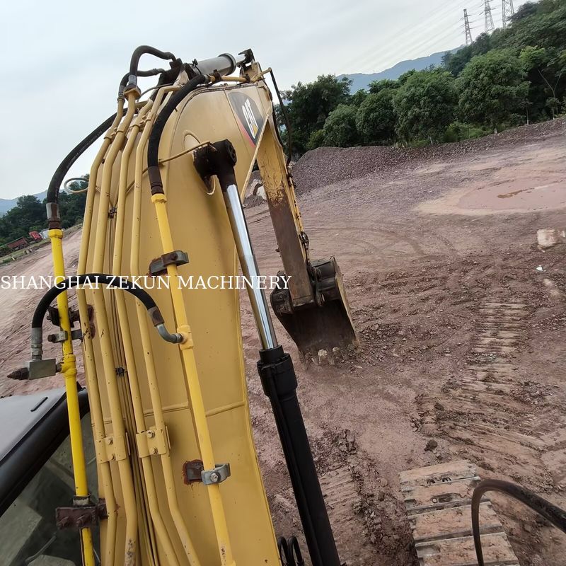 2016년식 CAT 320D 굴착기 20톤급, CAT C6.4 ACERT 엔진, 최대 굴착 깊이 680mm