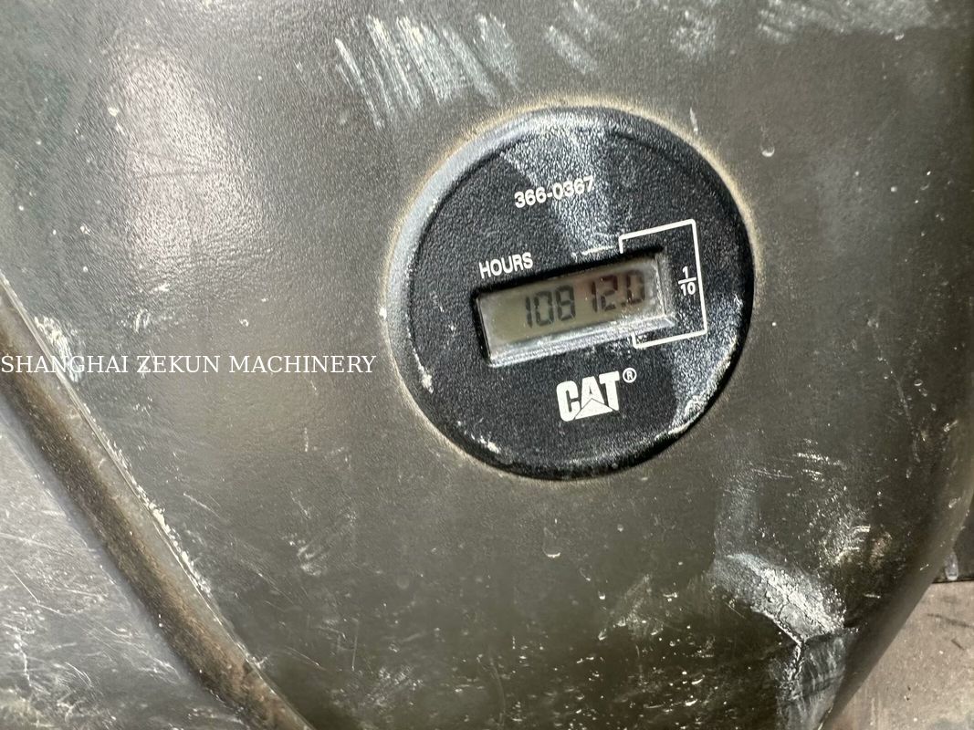 2014 CAT 320D2 굴착기 10,812시간 및 성능 유압 유량 2 x 214 L/min 주행 속도 3.5 / 5.5 Km/h