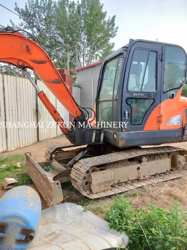 2013 Doosan DX60 굴착기 수압 압력 27.5 MPa 및 최대 굴착 높이 800 mm